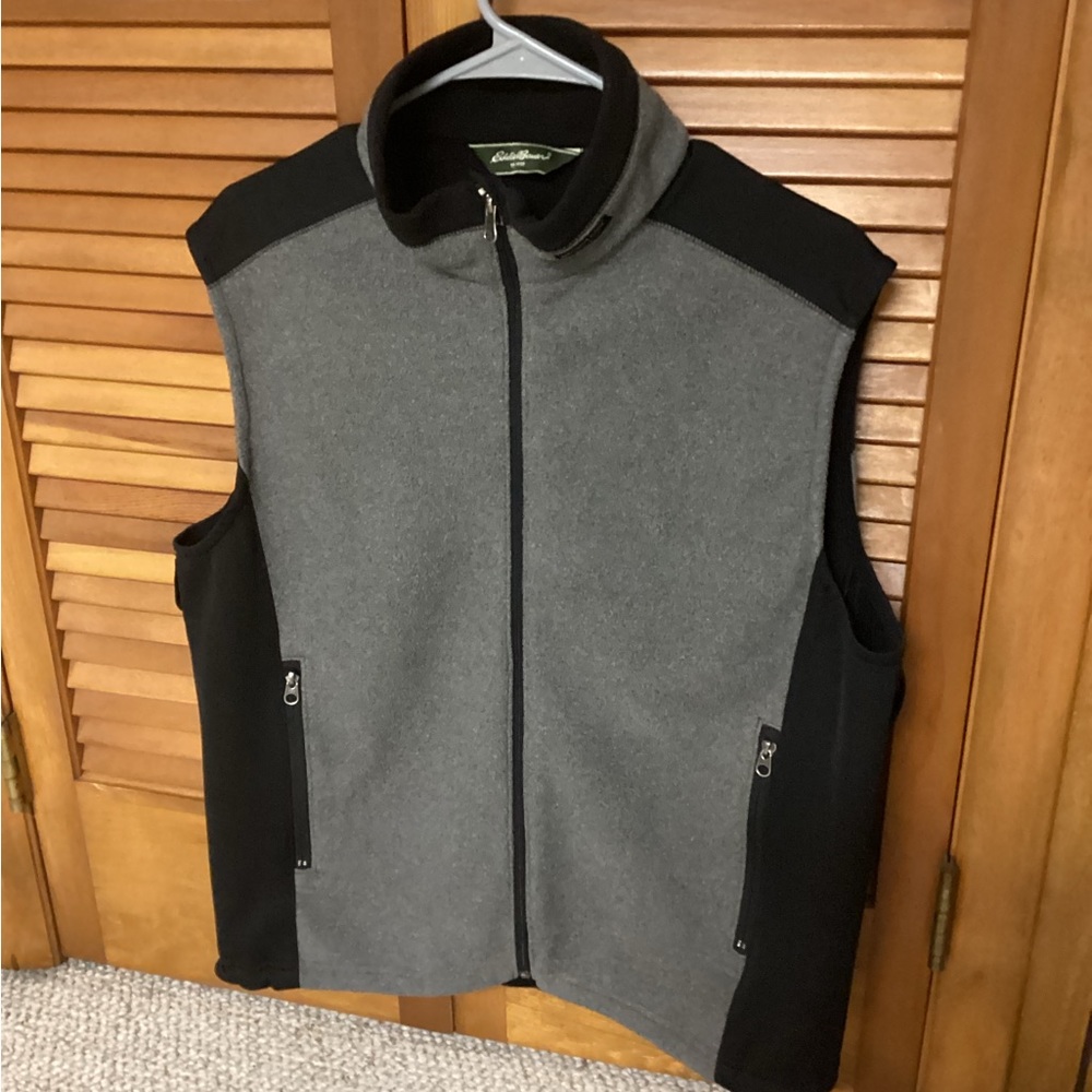 Eddie Bauer Windcutter Fleece Vest. Mens Medium. Gray / Black.